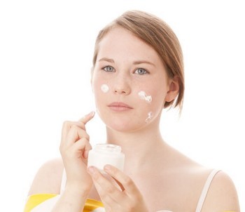 Отбеливающий крем для лица: польза и особенности применения