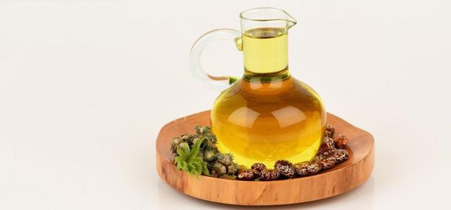 Касторовое масло для бровей: способы нанесения, рецепты средств