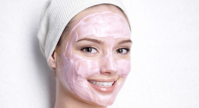 Что делать если шелушится кожа на лице: домашние маски и скрабы