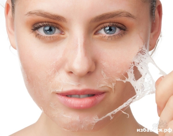 Как избавиться от шелушения кожи на лице дома или в салоне