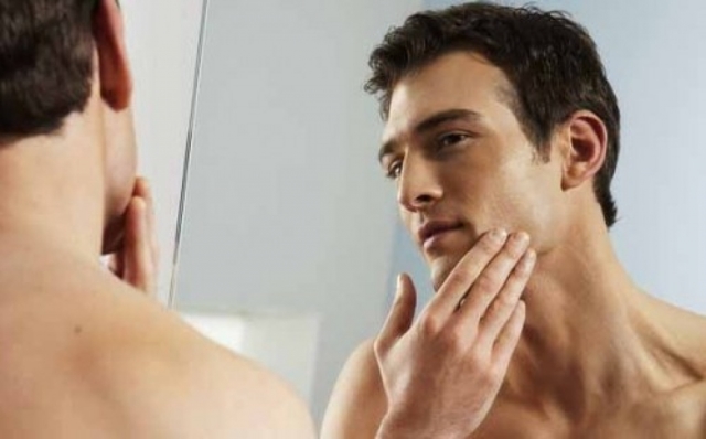 Уход за мужской кожей лица: особенности и этапы ухода