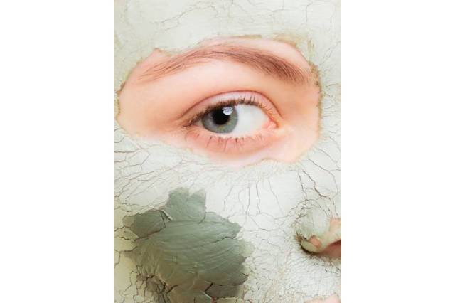Как очистить поры на лице: косметологические и домашние средства